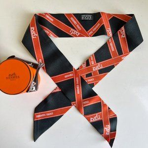 HERMÈS Silk Bolduc Black Orange Twilly Scarf